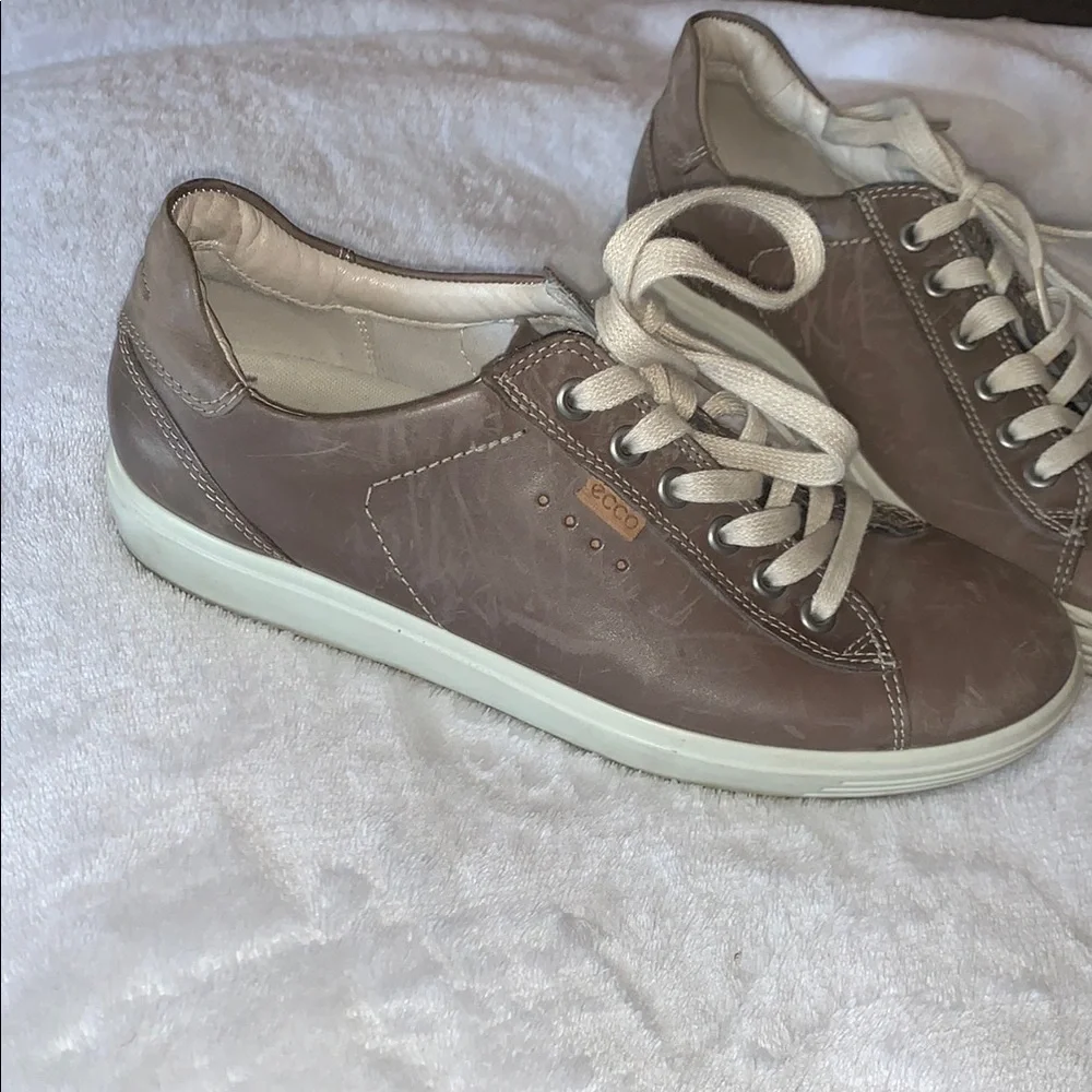 Gently Loved Men's Brown / Tan Leather Sneakers by Ecco Danish Design